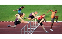 Từ dễ nhầm lẫn: Hurdle, Hurl, and Hurtle – Tự học IELTS